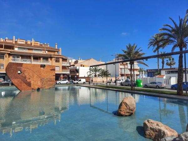 Chalet pareado en avenida del Vincle