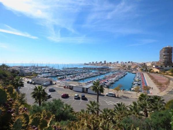 Chalet pareado en avenida del Vincle