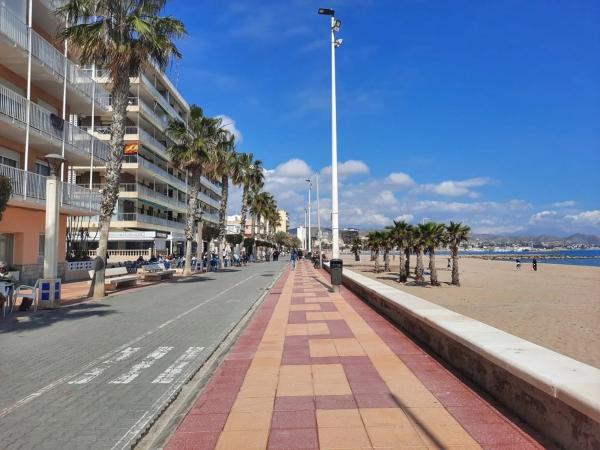 Chalet pareado en avenida del Vincle