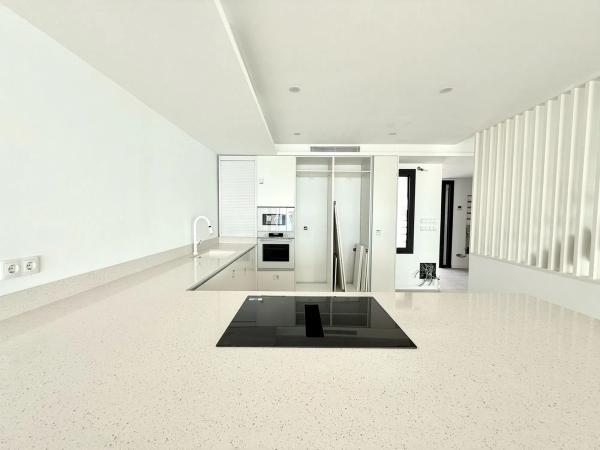 Casa independiente en avenida d'Amèrica, 14