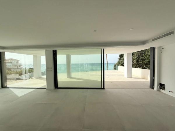 Casa independiente en avenida d'Amèrica, 14