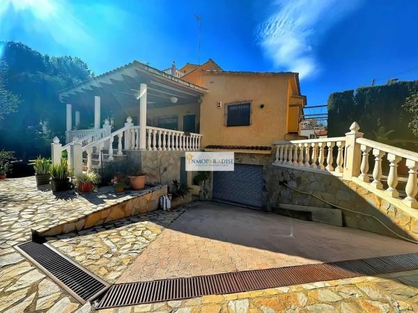 Casa independiente en calle Lisboa