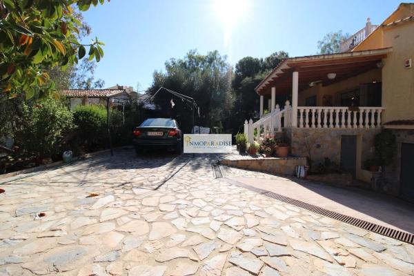 Casa independiente en calle Lisboa