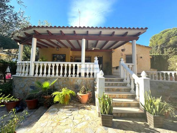 Casa independiente en calle Lisboa