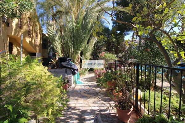 Casa independiente en calle Lisboa