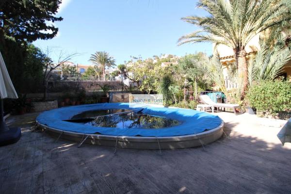 Casa independiente en calle Lisboa