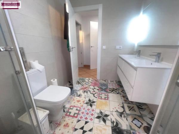 Casa independiente en calle Miranda, 2 -10