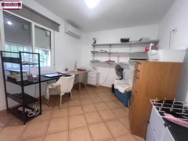 Casa independiente en calle Miranda, 2 -10