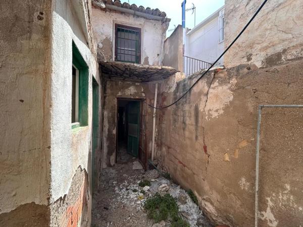 Casa independiente en paseo de la Constitució