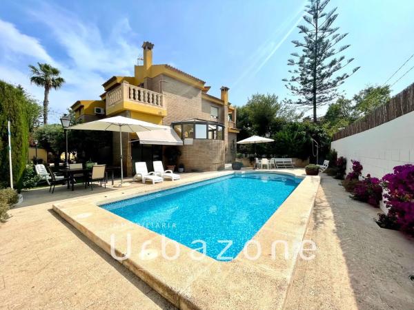 Casa independiente en calle Acuario, 9