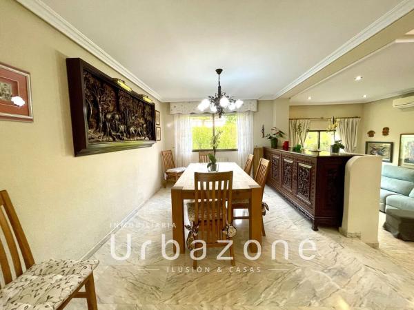 Casa independiente en calle Acuario, 9