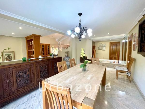 Casa independiente en calle Acuario, 9