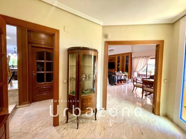 Casa independiente en calle Acuario, 9