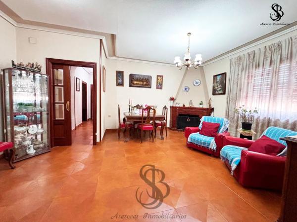 Casa independiente en avenida Gran Via Valencia