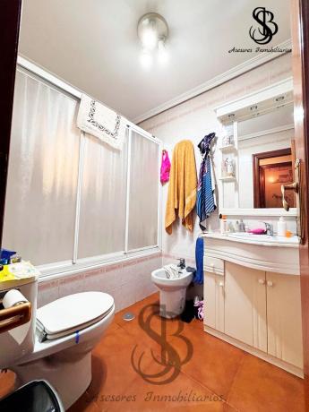 Casa independiente en avenida Gran Via Valencia