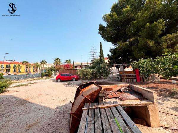 Casa independiente en avenida Gran Via Valencia