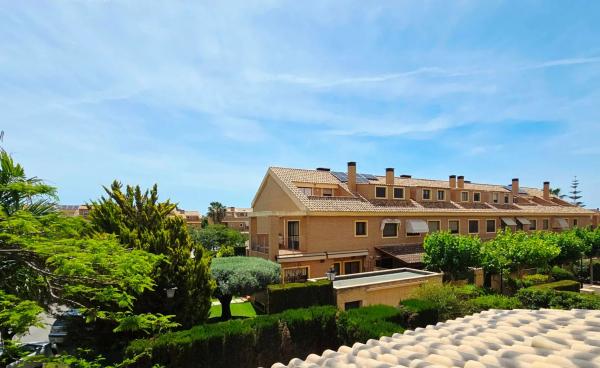 Chalet pareado en calle Alcalde Francisco Burillo