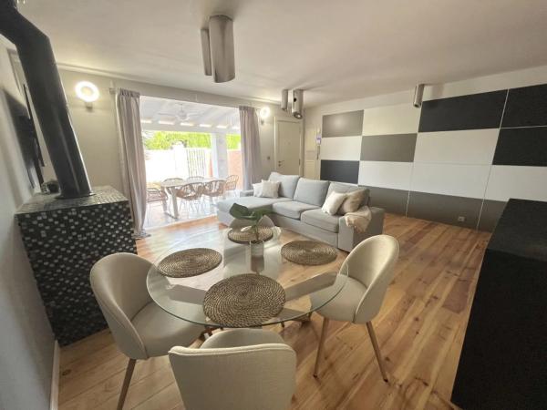 Chalet adosado en avenida Novelda, 12