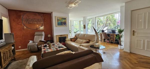 Casa independiente en calle Font del Salmitre