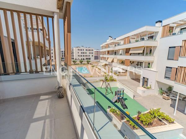 Piso en calle Pedagoga Amelia Asensi Beviá, 1