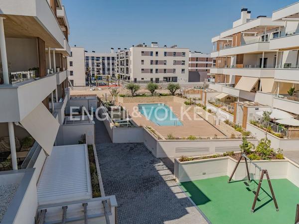 Piso en calle Pedagoga Amelia Asensi Beviá, 1