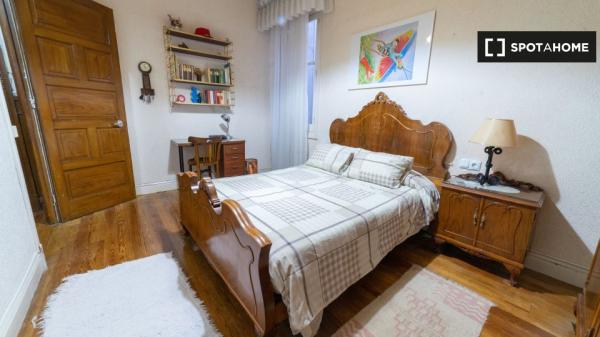 Piso en alquiler de 3 habitaciones en Abandoibarra, Bilbao