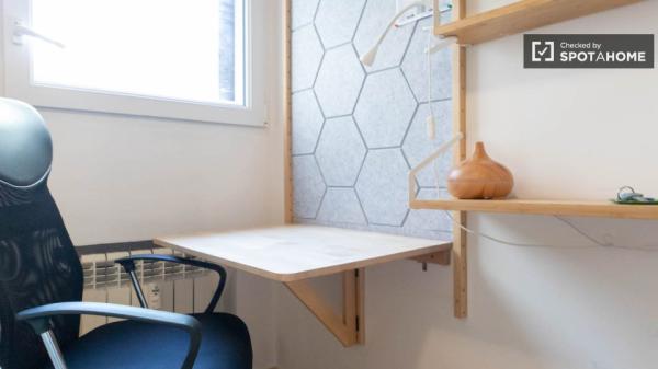 Se alquila habitación en piso compartido de 3 habitaciones en Madrid