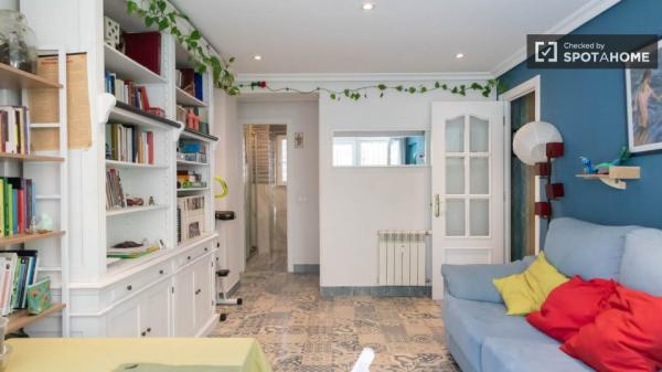 Se alquila habitación en piso compartido de 3 habitaciones en Madrid