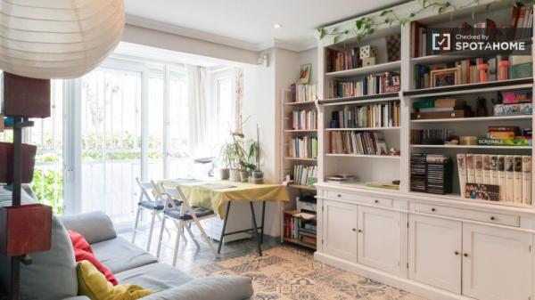 Se alquila habitación en piso compartido de 3 habitaciones en Madrid