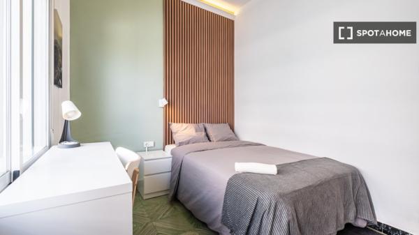 Room in shared 4-bedroom flat for rent in Alicante