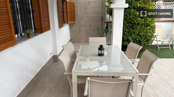 Piso de 2 dormitorios en alquiler en Alicante