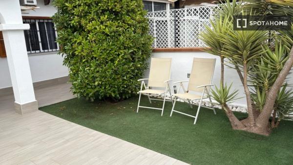 Piso de 2 dormitorios en alquiler en Alicante