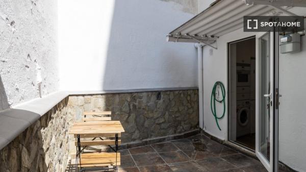 Se alquila habitación en piso compartido, Puerta del Ángel, Madrid.