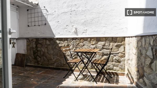 Se alquila habitación en piso compartido, Puerta del Ángel, Madrid.