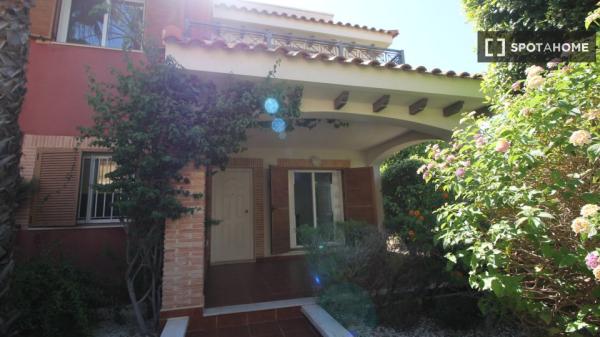 Apartamento de 3 dormitorios en alquiler en Orihuela, Alicante