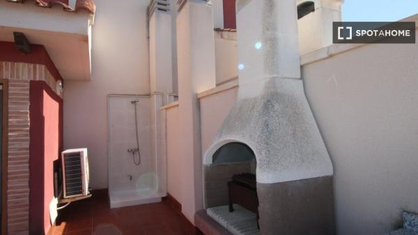 Apartamento de 3 dormitorios en alquiler en Orihuela, Alicante