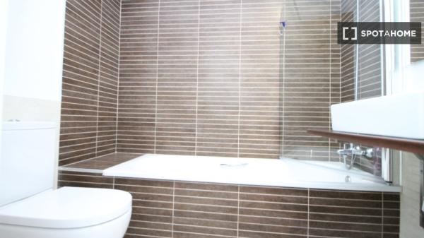 Apartamento de 3 dormitorios en alquiler en Torrevieja, Alicante