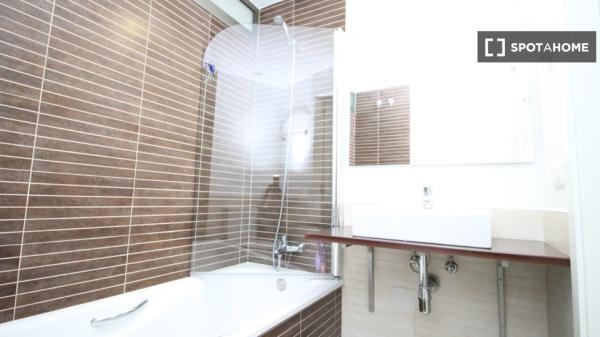 Apartamento de 3 dormitorios en alquiler en Torrevieja, Alicante
