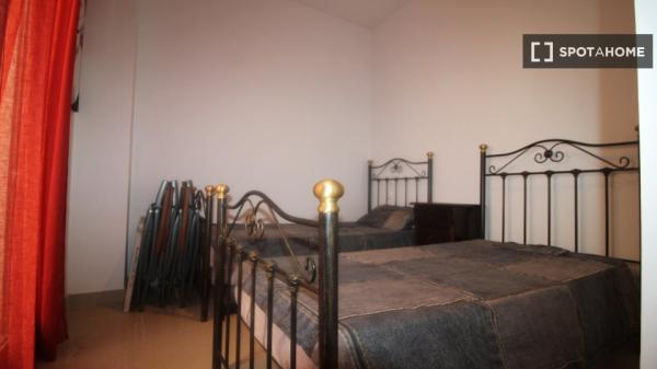 Apartamento de 3 dormitorios en alquiler en Torrevieja, Alicante