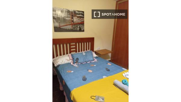 Piso de 3 dormitorios en alquiler en Gran Bulevar, Jaén