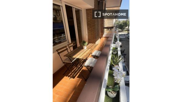 Piso de 4 habitaciones en alquiler en Alicante