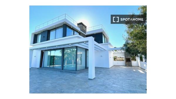 Apartamento en alquiler en Benissa, Alicante