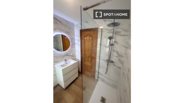 Piso de 3 dormitorios en alquiler en Alicante