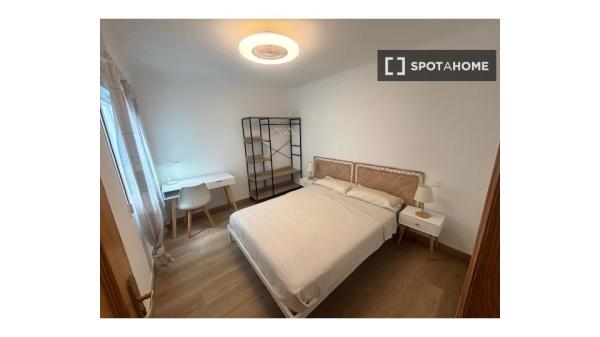 Piso de 3 dormitorios en alquiler en Alicante