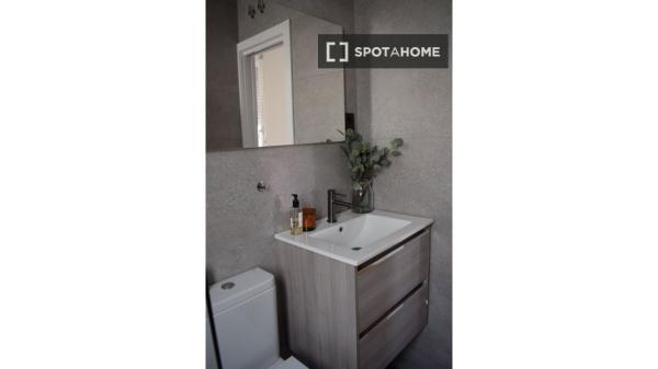 Piso de 2 habitaciones en alquiler en Ríos Rosas, Madrid