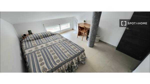 Habitación en piso compartido en alquiler en Montroy, Valencia.