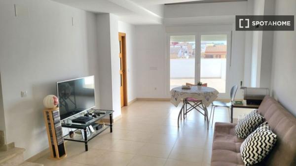 Habitación en piso compartido en alquiler en Montroy, Valencia.