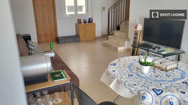 Habitación en piso compartido en alquiler en Montroy, Valencia.