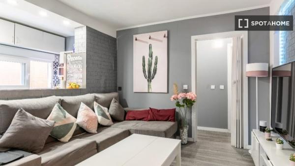 Habitación en piso compartido de 5 habitaciones en alquiler en Orcasur, Madrid
