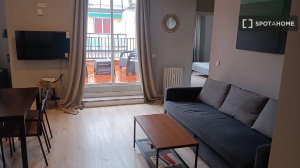 Habitación en piso compartido en madrid.